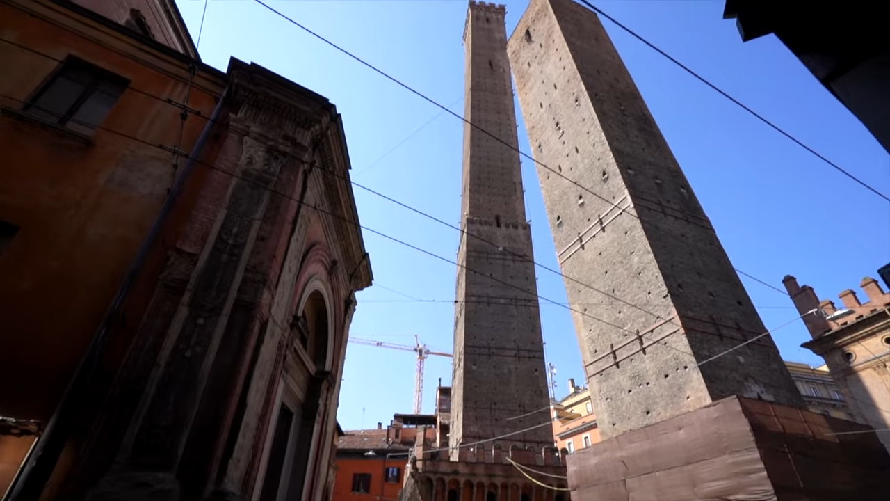 Kule Torre degli Asinelli i Torre Garisenda